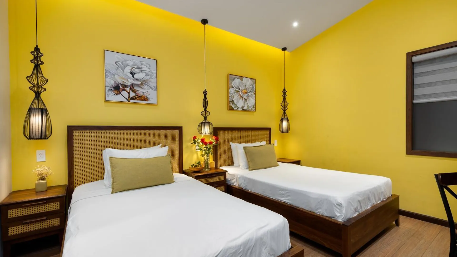 Flower Beachstay & Coffee Da Nang Hotel