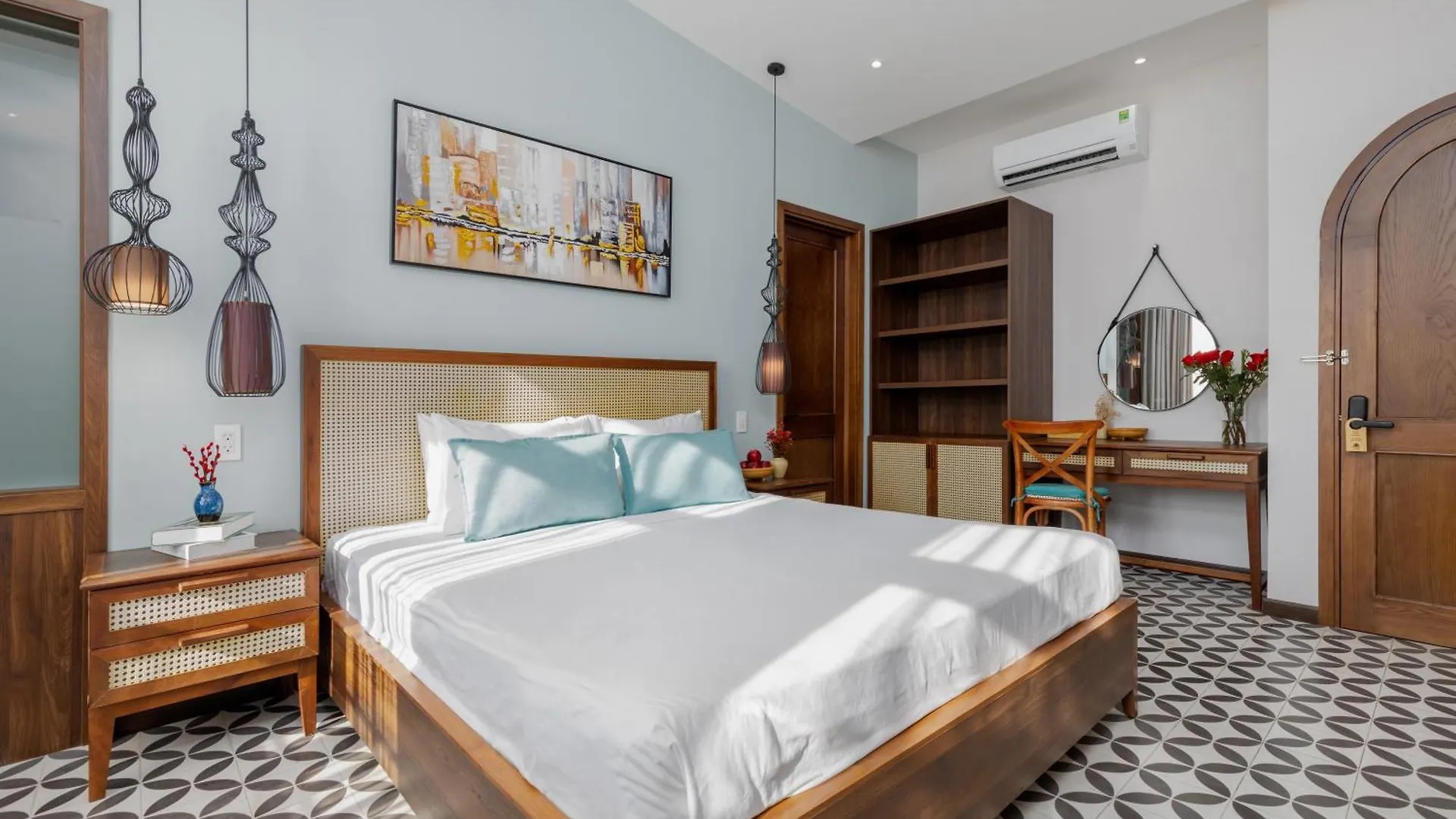 Hotel Flower Beachstay & Coffee Da Nang
