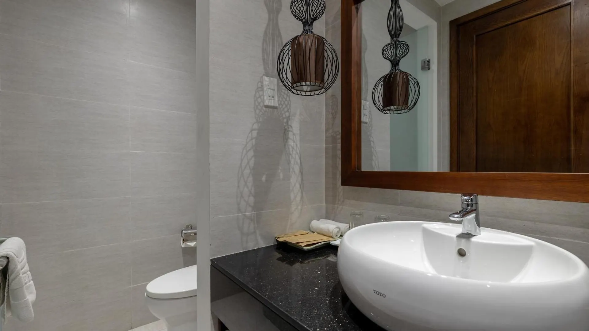 Flower Beachstay & Coffee Da Nang Vietnam